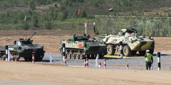 ZBD03步兵战车亮相“空降排”，92A轮式装甲车再战“晴空”